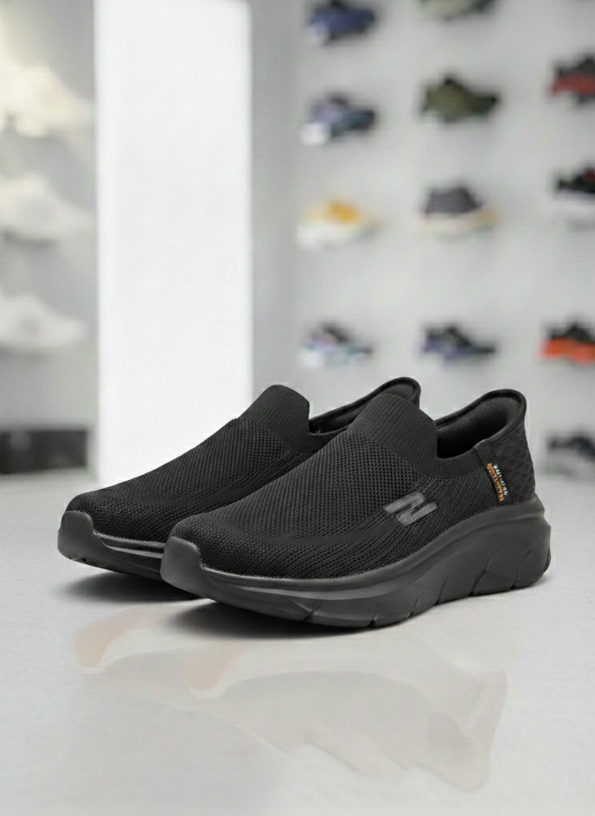 Skechers - D'Lux Walker Slip-On 2.0 In Black